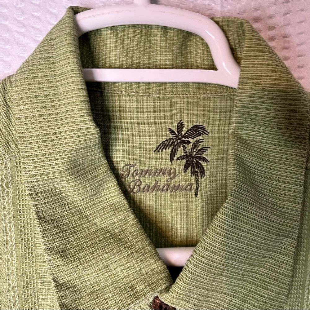 Tommy Bahama Flowery 100% Silk Hawaiian Camp Shirt Size XL - Picture 4 of 5